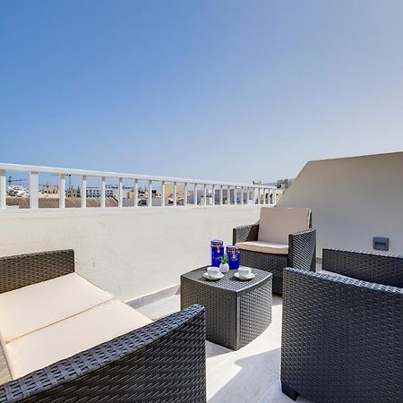 Appartement Chic 2Br Penthouse Steps From The Promenade à Sliema Extérieur photo