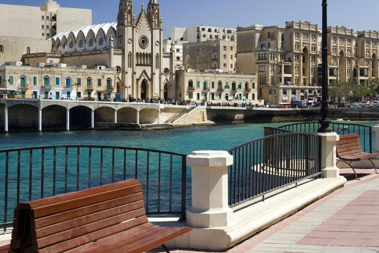 Appartement Chic 2Br Penthouse Steps From The Promenade à Sliema Extérieur photo