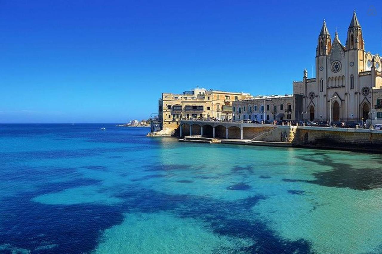 Appartement Chic 2Br Penthouse Steps From The Promenade à Sliema Extérieur photo