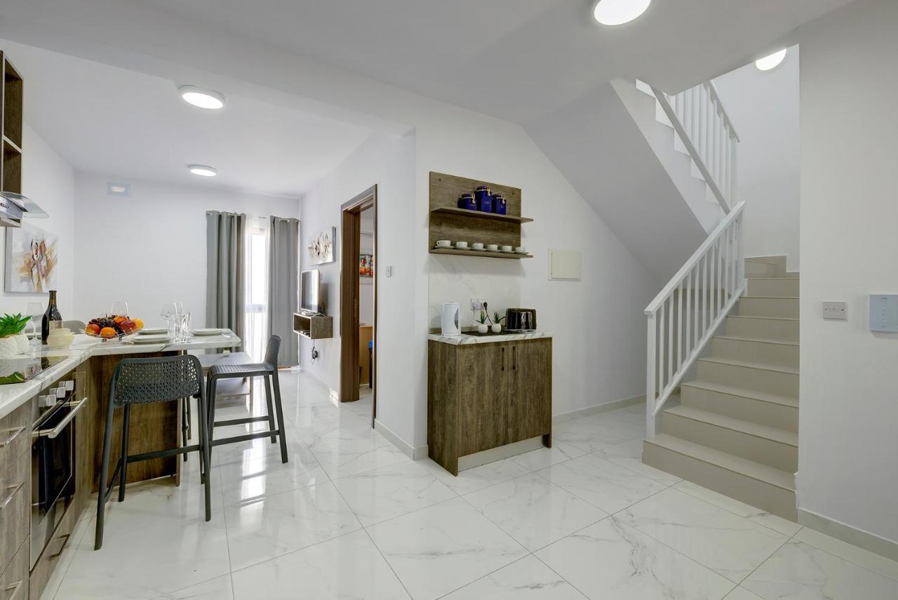 Appartement Chic 2Br Penthouse Steps From The Promenade à Sliema Extérieur photo